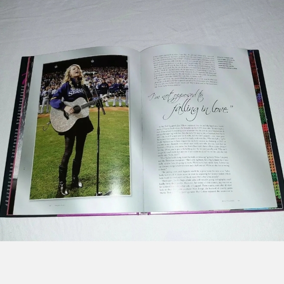 Taylor Swift by Andrew Vaughan Hardcover Book 2011 Like New Condition - Picture 3 of 4